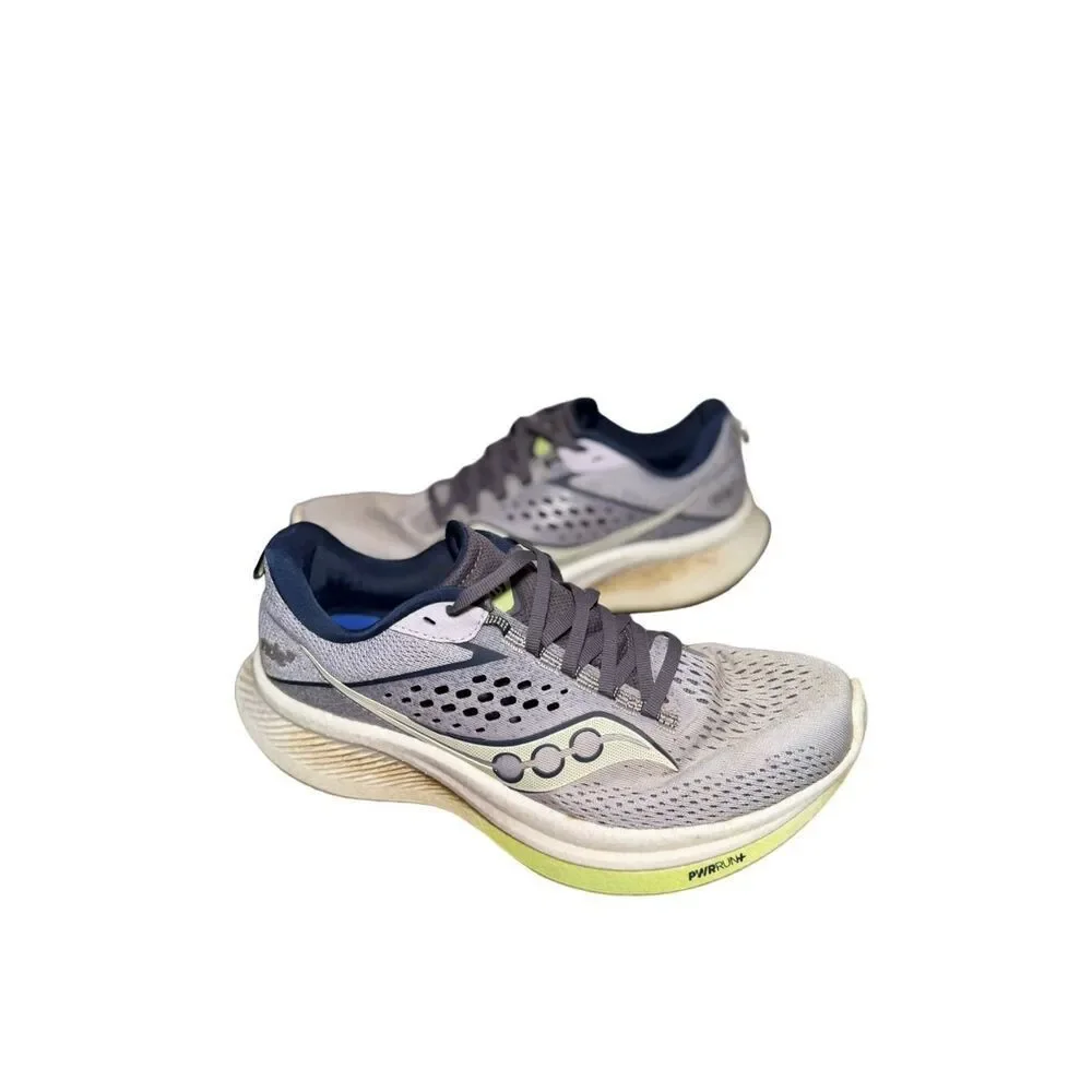 Saucony ride 17 Women's Running Shoe in Light Gray with Neon size 9